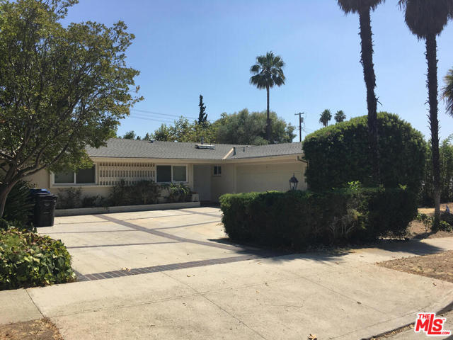 Photo of 20542 Aetna Street, Woodland Hills, CA 91367