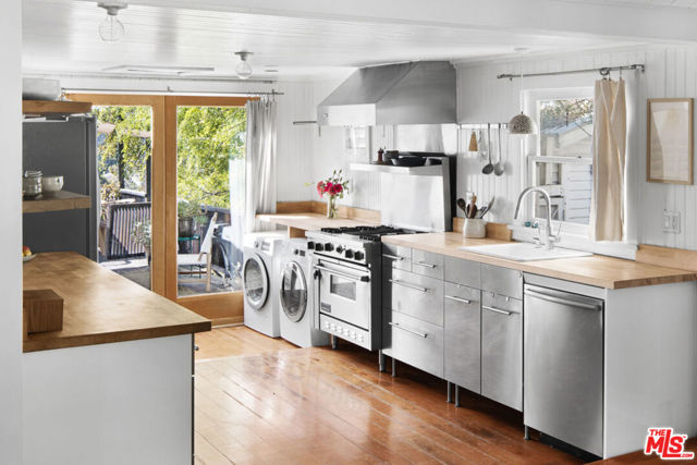 2 Bed Home for Sale in Los Angeles, California