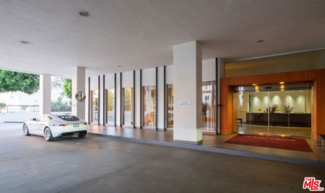 1 Bed Home for Sale in Los Angeles, California