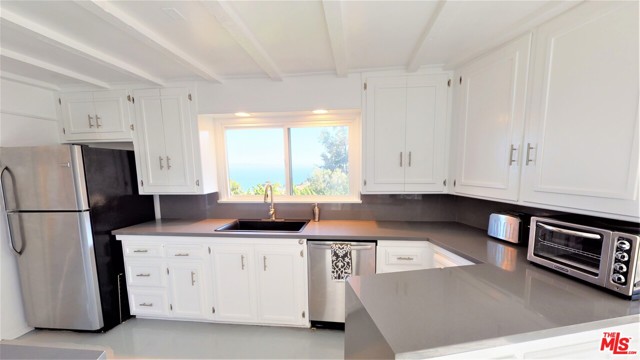 1 LIMETREE Lane, Rancho Palos Verdes, California 90275, 5 Bedrooms Bedrooms, ,1 BathroomBathrooms,Residential,Sold,LIMETREE,20584646