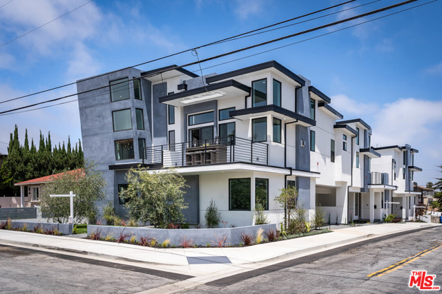2423 Rockefeller Lane, Redondo Beach, California 90278, 5 Bedrooms Bedrooms, ,5 BathroomsBathrooms,Residential,Sold,Rockefeller,20581390