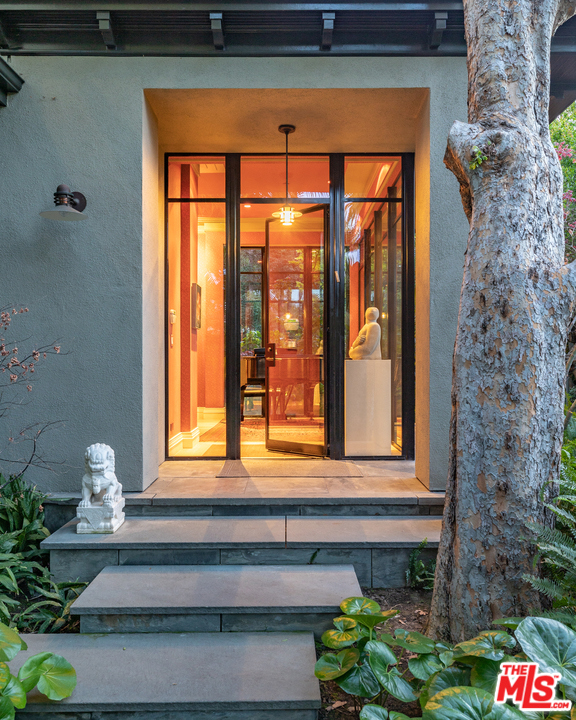 5 Bed Home for Sale in Santa Monica, California