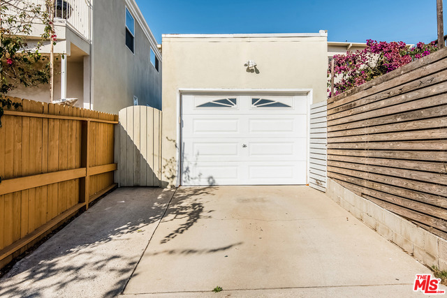 716 LONGFELLOW Avenue, Hermosa Beach, California 90254, 2 Bedrooms Bedrooms, ,2 BathroomsBathrooms,Residential,Sold,LONGFELLOW,19460544