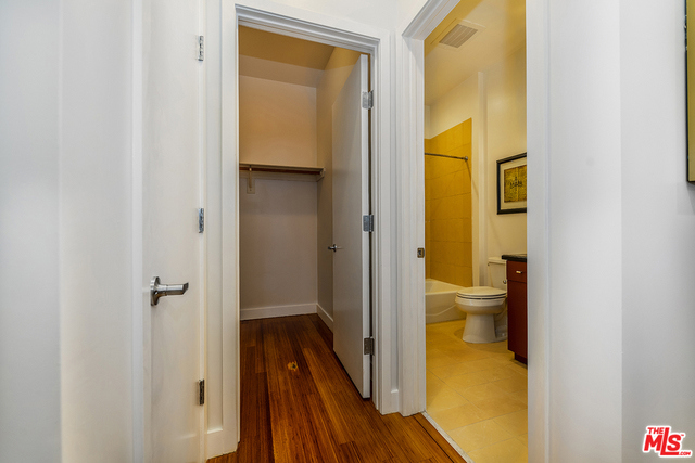 1 Bed Home for Sale in Los Angeles, California