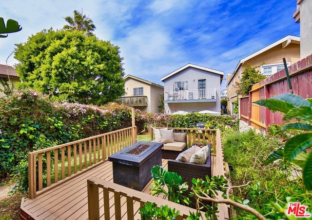 Backyard/Firepit Deck