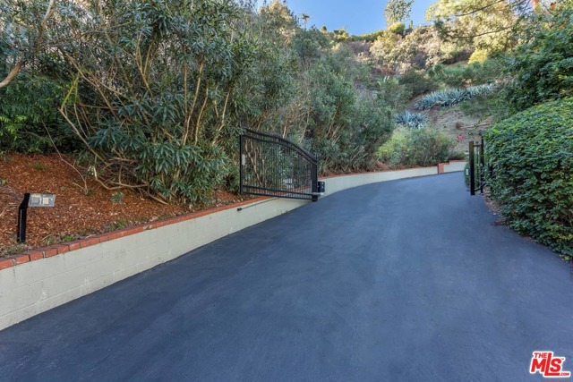 4 Bed Home for Sale in Los Angeles, California
