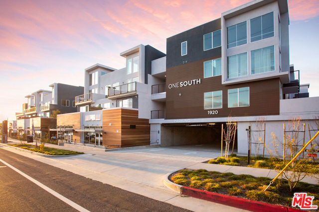 1920 Pacific Coast Highway, Redondo Beach, California 90277, 2 Bedrooms Bedrooms, ,2 BathroomsBathrooms,Residential,Sold,Pacific Coast Highway,20571704