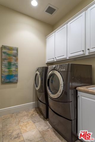 4 Bed Home for Sale in Sherman Oaks, California