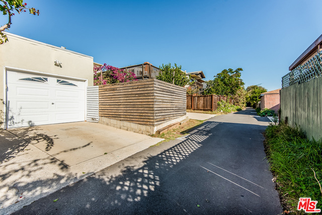 716 LONGFELLOW Avenue, Hermosa Beach, California 90254, 2 Bedrooms Bedrooms, ,2 BathroomsBathrooms,Residential,Sold,LONGFELLOW,19460544