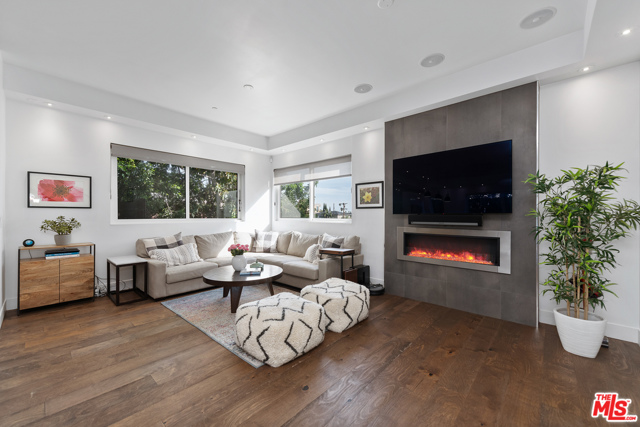 3 Bed Home for Sale in Los Angeles, California