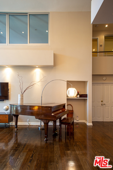 3 Bed Home for Sale in Los Angeles, California