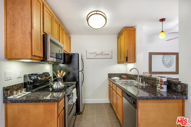 1 Bed Home for Sale in Los Angeles, California