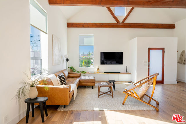 3 Bed Home for Sale in Los Angeles, California