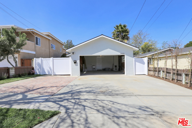 18325 GREVILLEA Avenue, Redondo Beach, California 90278, 4 Bedrooms Bedrooms, ,3 BathroomsBathrooms,Residential,Sold,GREVILLEA,17216624