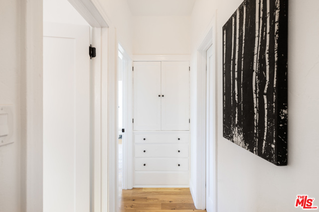 1 Bed Home for Sale in Los Angeles, California