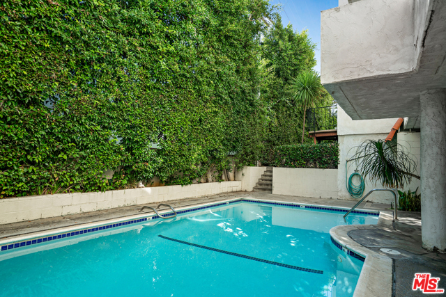 1 Bed Home for Sale in Los Angeles, California