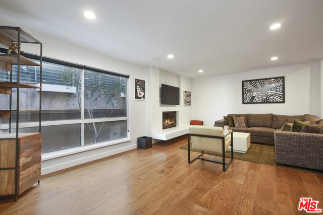 2 Bed Home for Sale in Encino, California