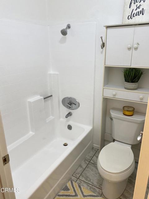 1 Bed Home for Sale in Thousand Oaks, California