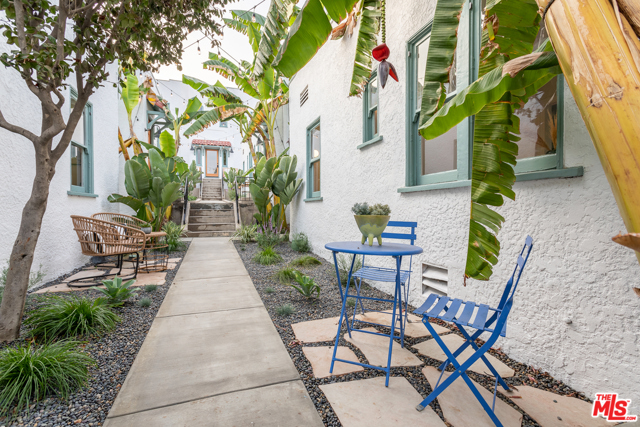 1 Bed Home for Sale in Los Angeles, California
