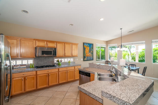74093 W Petunia Place, Palm Desert, CA 92211