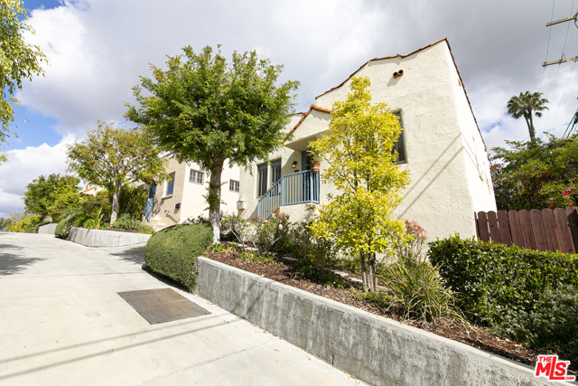 2 Bed Home for Sale in Los Angeles, California
