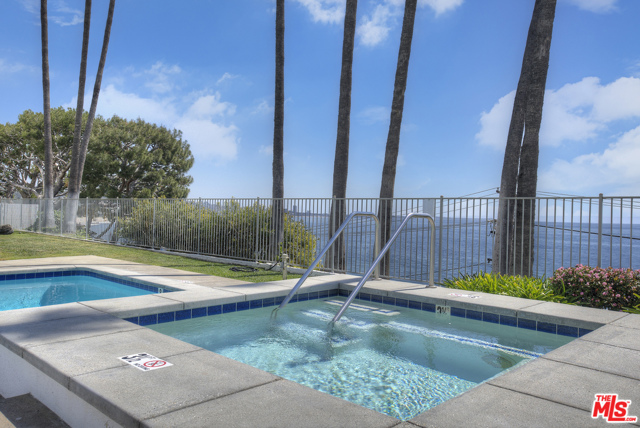1 Bed Home for Sale in Pacific Palisades, California