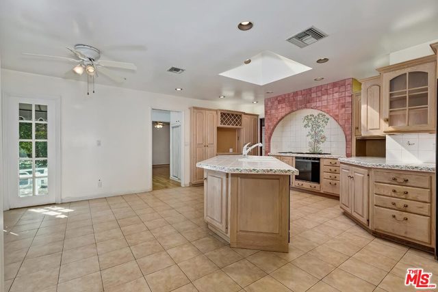 5 Bed Home for Sale in Encino, California