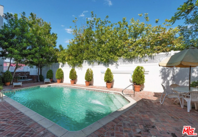 2 Bed Home for Sale in Encino, California