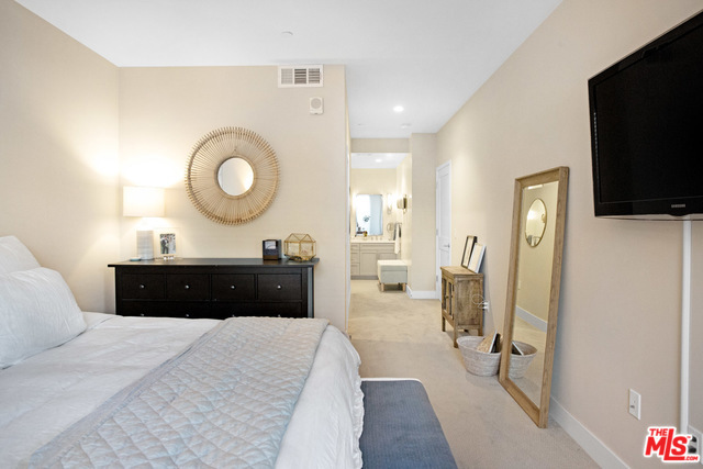 1920 Pacific Coast Highway, Redondo Beach, California 90277, 2 Bedrooms Bedrooms, ,2 BathroomsBathrooms,Residential,Sold,Pacific Coast Highway,20571704