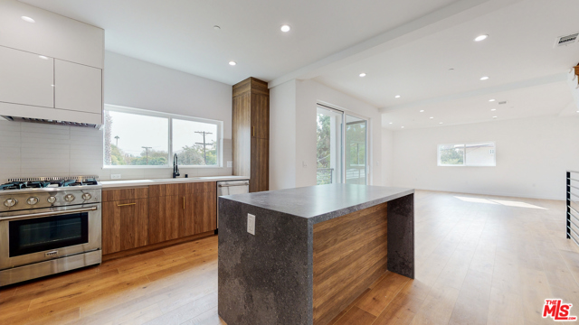  Income Home for Sale in Los Angeles, California