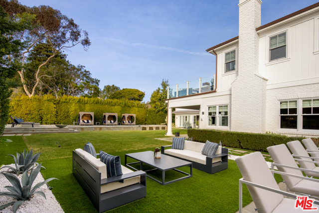7 Bed Home for Sale in Pacific Palisades, California
