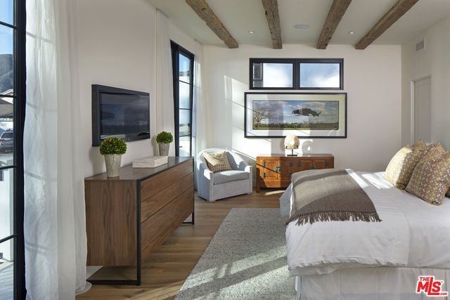 5 Bed Home for Sale in Pacific Palisades, California