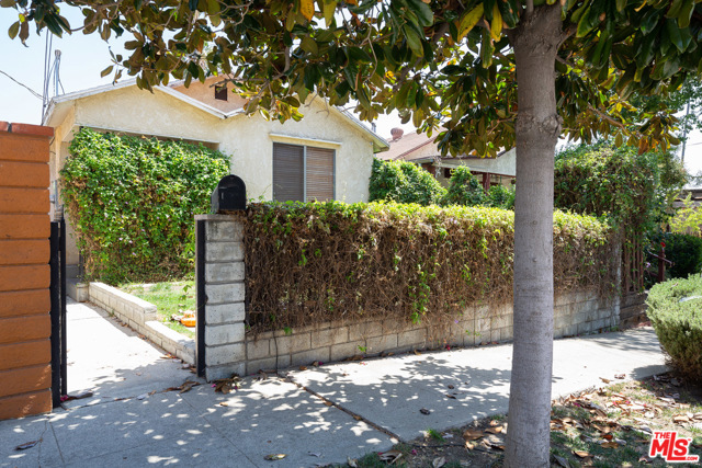 3 Bed Home for Sale in Los Angeles, California