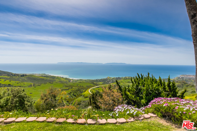 61 OCEANAIRE Drive, Rancho Palos Verdes, California 90275, 3 Bedrooms Bedrooms, ,3 BathroomsBathrooms,Residential,Sold,OCEANAIRE,19451576