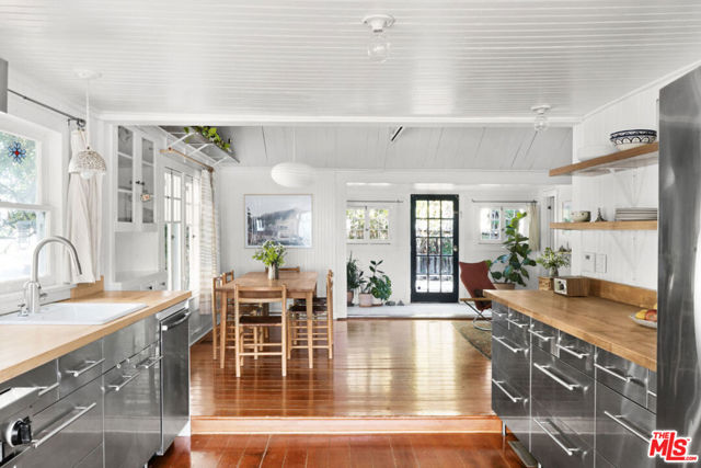2 Bed Home for Sale in Los Angeles, California
