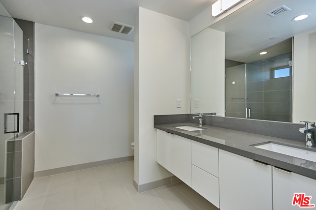 2 Bed Home for Sale in Los Angeles, California