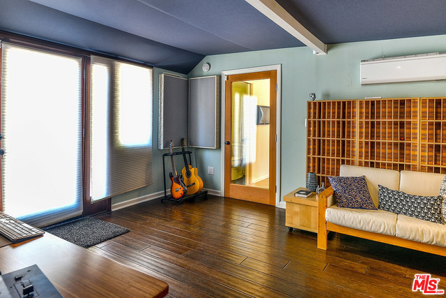 3 Bed Home for Sale in Venice, California