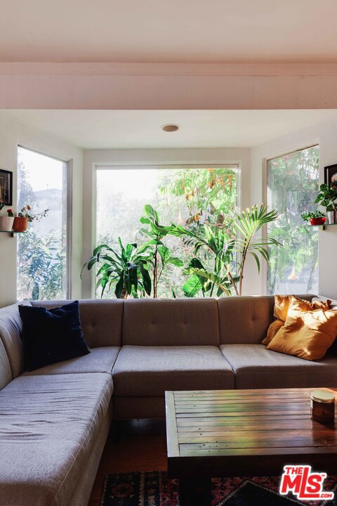  Income Home for Sale in Los Angeles, California