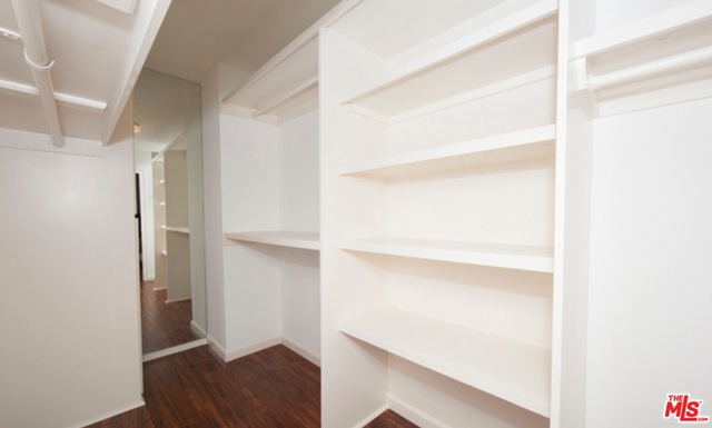 1 Bed Home for Sale in Los Angeles, California