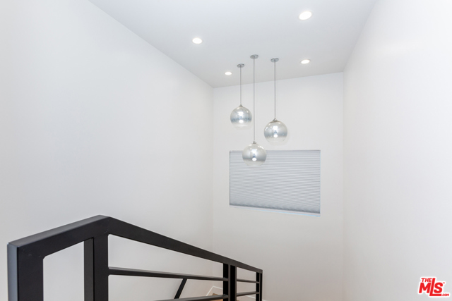 5 Bed Home for Sale in Venice, California