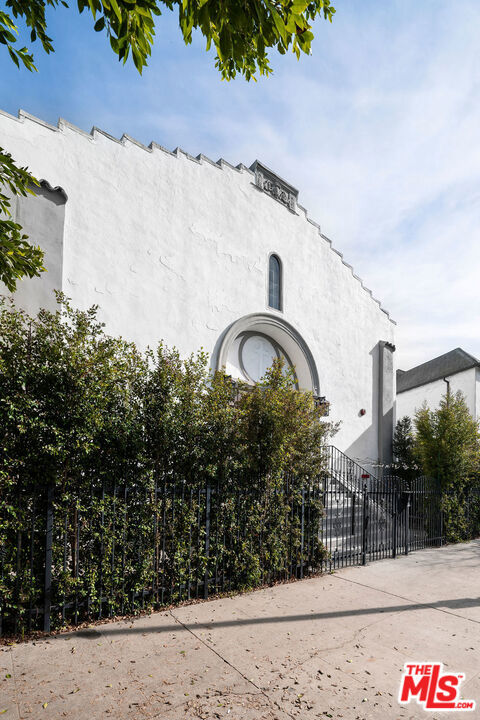  Income Home for Sale in Los Angeles, California