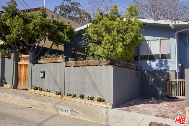 2 Bed Home for Sale in Los Angeles, California
