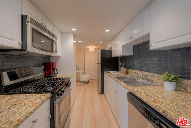 2 Bed Home for Sale in Sherman Oaks, California