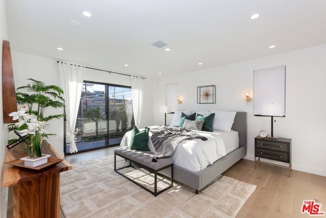 5 Bed Home for Sale in Venice, California