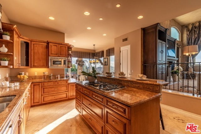 822 6TH Street, Hermosa Beach, California 90254, 4 Bedrooms Bedrooms, ,4 BathroomsBathrooms,Residential,Sold,6TH,19537348