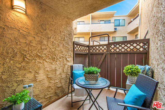 1 Bed Home for Sale in Los Angeles, California