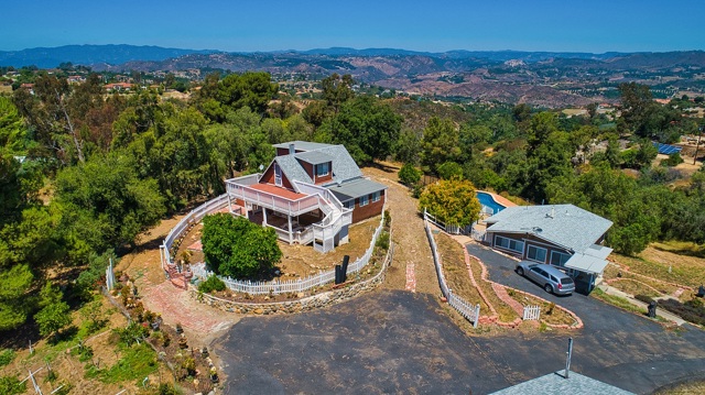 2101 Fallen Leaf Ln