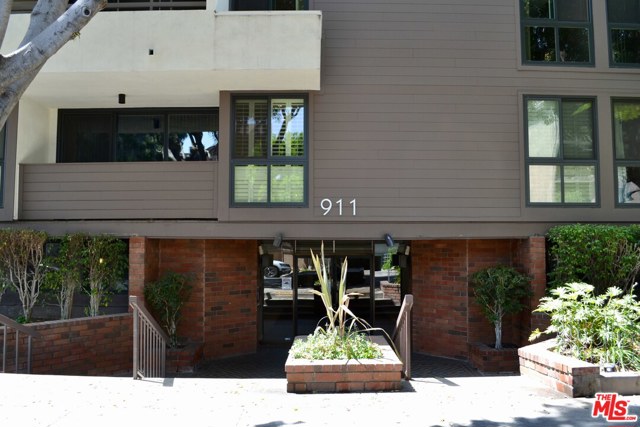 1 Bed Home for Sale in West Hollywood, California