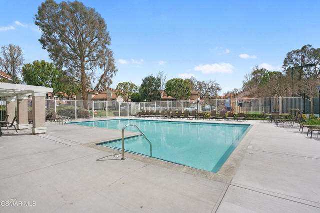 2 Bed Home for Sale in Oak Park, California