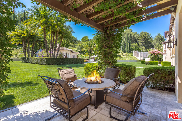 7 Bed Home for Sale in Beverly Hills, California